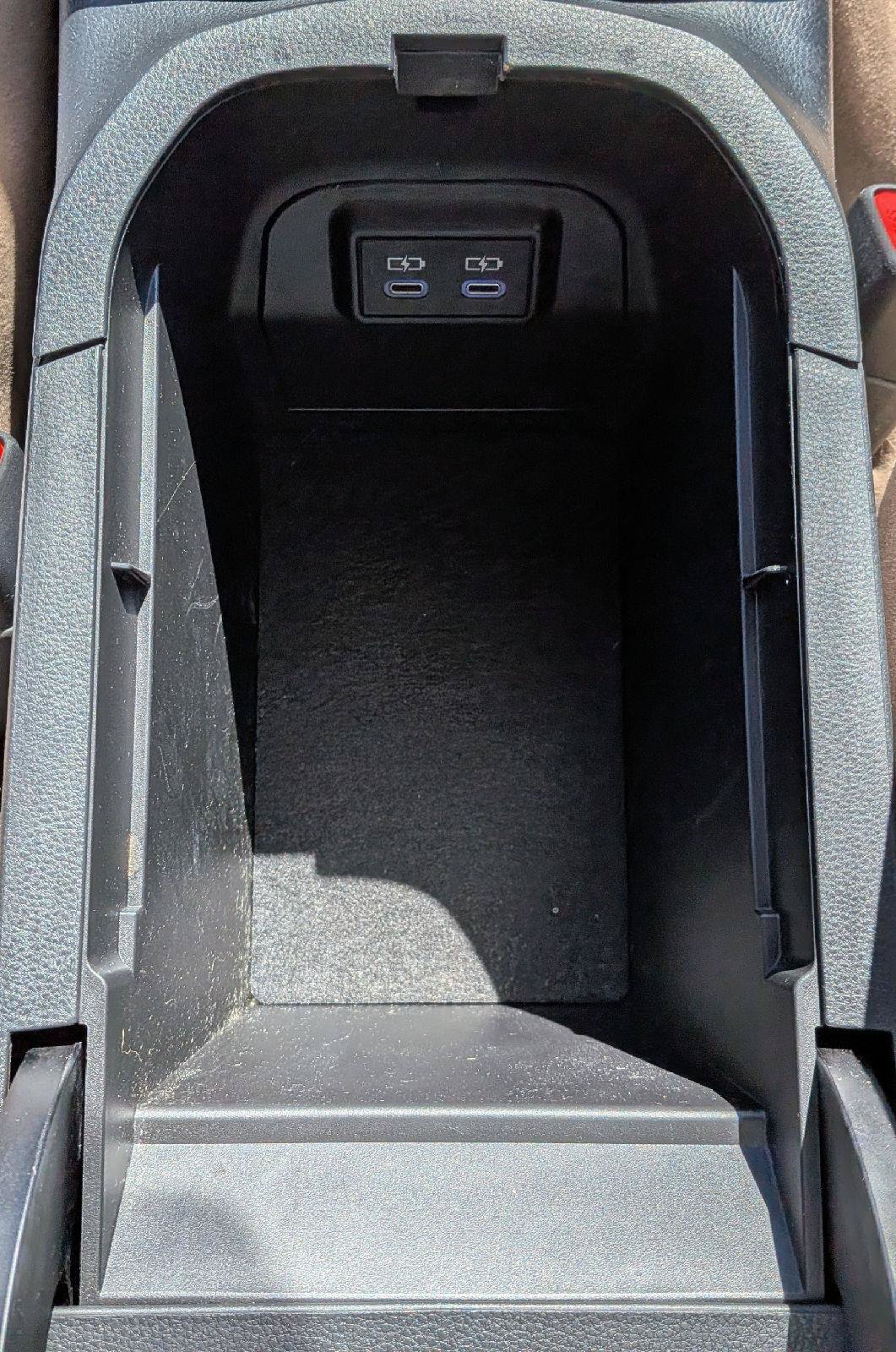 Used 2022 Toyota RAV4 LE AWD/4WD image 19