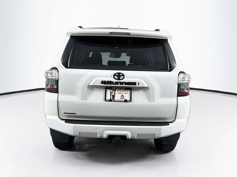 Used 2021 Toyota 4Runner SR5 Premium w/ Moonroof Package RWD image 8