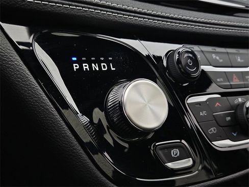 Used 2026 Chrysler Pacifica Select image 23