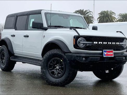 New 2026 Ford Bronco Outer Banks w/ Sasquatch Package image 2