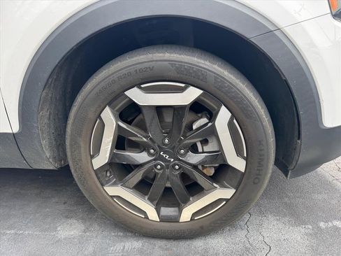 Certified 2023 Kia Telluride S w/ S Sunroof Package image 2