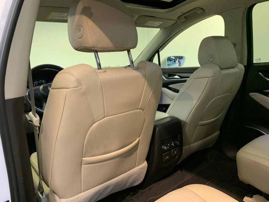 Used 2020 Buick Enclave Premium w/ Sun and Sites Package AWD/4WD image 18