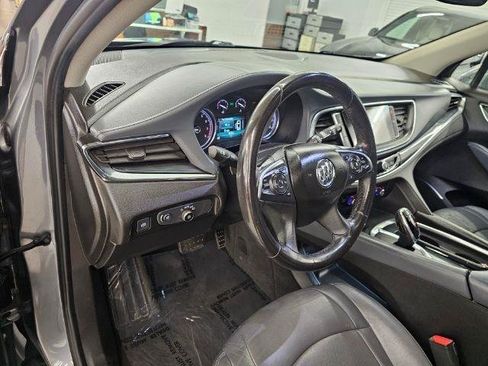 Used 2019 Buick Enclave Essence FWD image 11