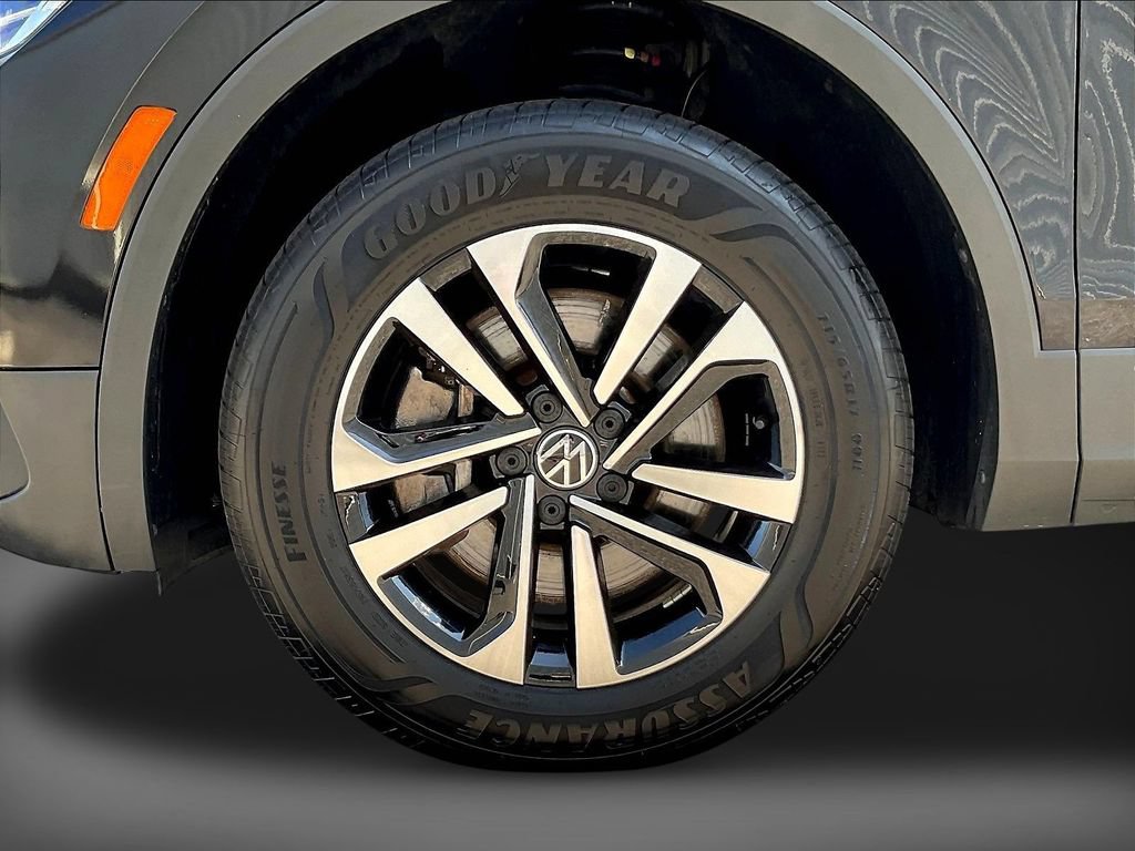 Used 2023 Volkswagen Tiguan S AWD/4WD image 32