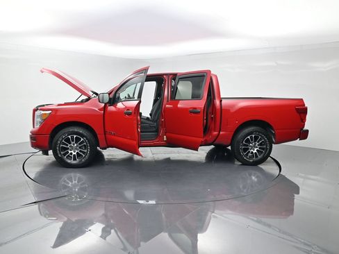 Used 2022 Nissan Titan SV RWD image 28