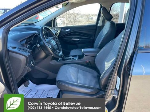 Used 2019 Ford Escape SE image 9