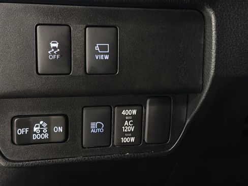 Used 2020 Toyota Tacoma Limited AWD/4WD image 36