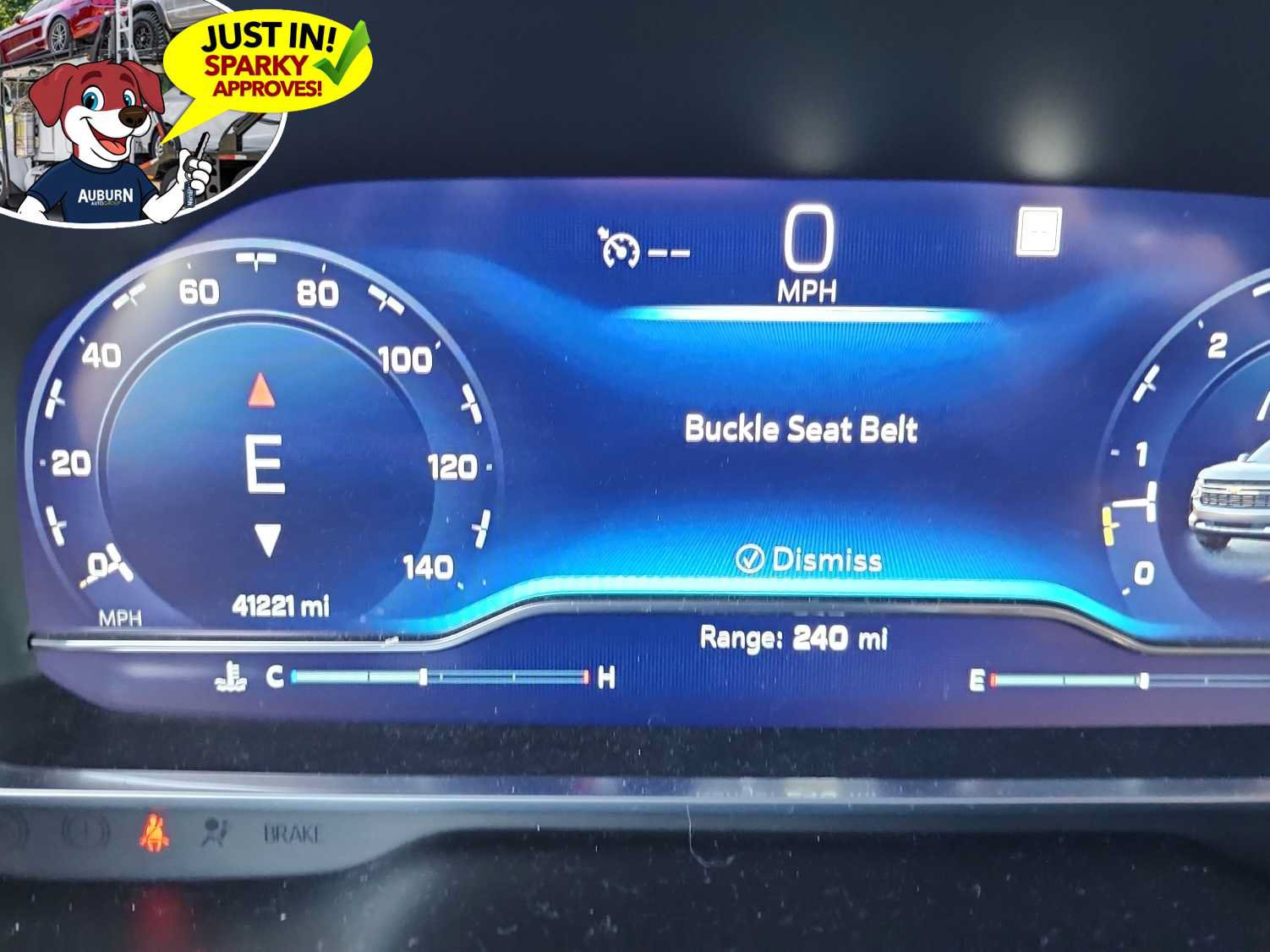 Used 2023 Chevrolet Suburban Z71 w/ Luxury Package AWD/4WD image 8
