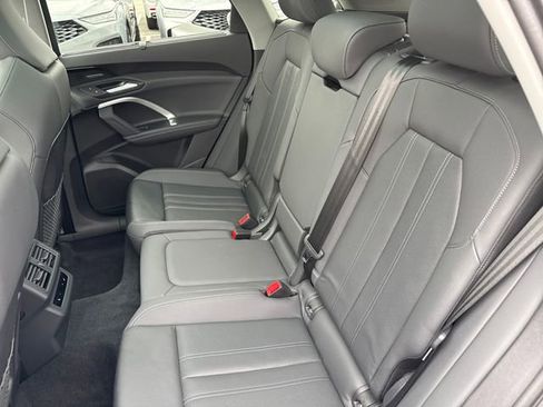 Certified 2025 Audi Q5 Prestige image 13