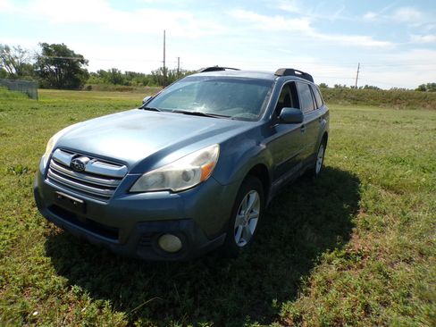 Used 2013 Subaru Outback 2.5i Premium AWD/4WD image 1