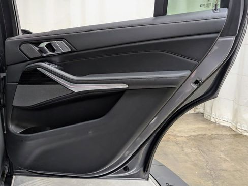 Used 2025 BMW X7 xDrive40i image 29
