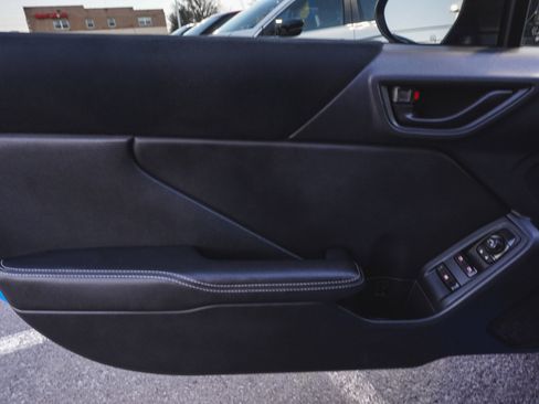 Used 2022 Toyota GR86 Premium image 9