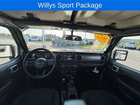 Used 2022 Jeep Gladiator Sport AWD/4WD image 22