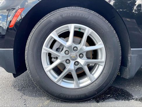 Used 2024 Chevrolet Equinox LT w/ LPO, Floor Liner Package FWD image 9