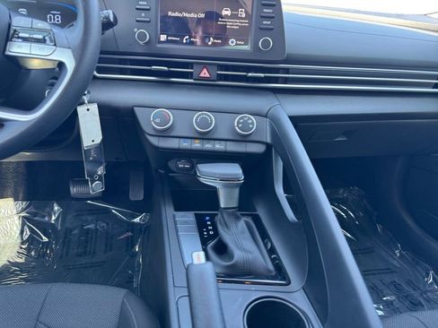 New 2026 Hyundai Elantra SE image 11