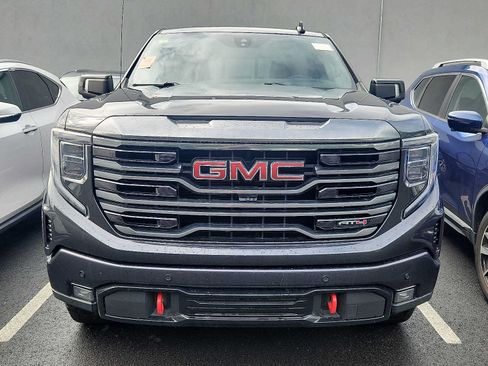 Used 2022 GMC Sierra 1500 AT4 w/ Technology Package AWD/4WD image 2