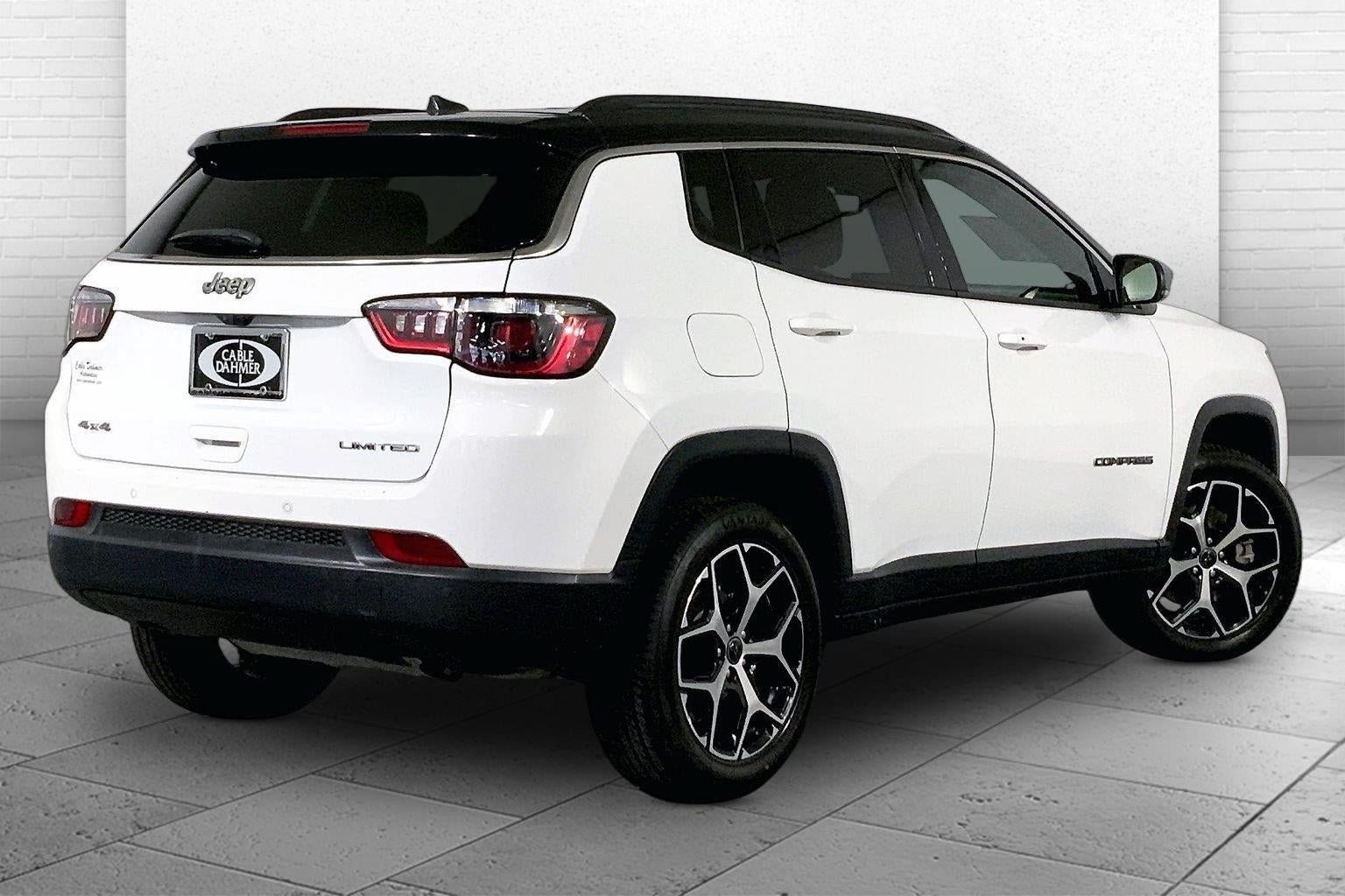 Used 2025 Jeep Compass Limited AWD/4WD image 13