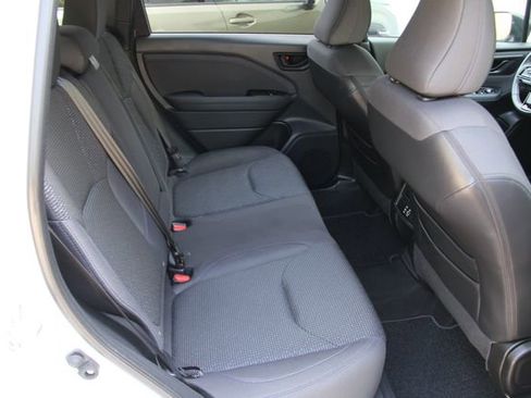 Certified 2025 Subaru Forester Premium AWD/4WD image 33