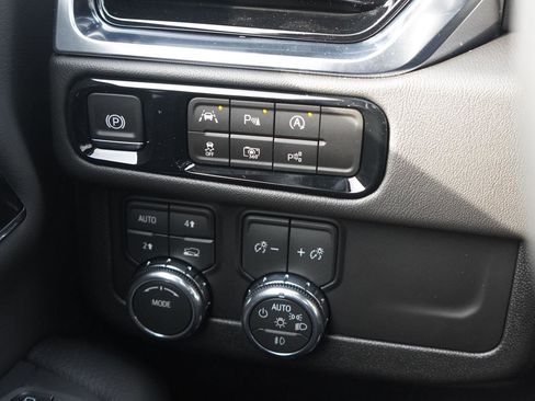 New 2026 GMC Yukon XL Denali w/ Sun & Power Step Package image 20