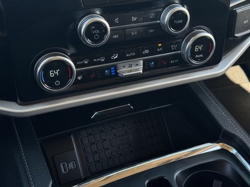 Used 2024 Ford Expedition XLT image 21