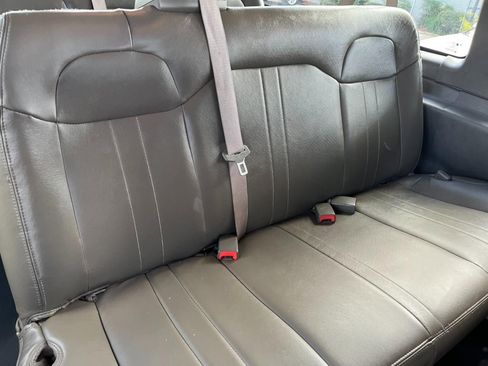 Used 2020 Chevrolet Express 3500 LS image 28