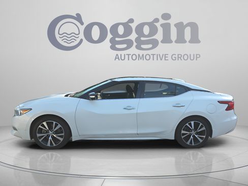Used 2017 Nissan Maxima Platinum FWD image 2
