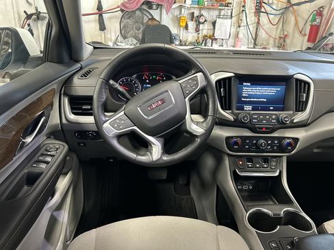 Used 2018 GMC Terrain SLE w/ Driver Convenience Package AWD/4WD image 17