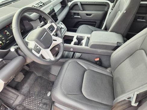 Used 2025 Land Rover Defender 110 S image 13