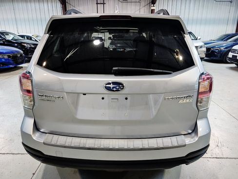 Used 2017 Subaru Forester 2.5i Premium AWD/4WD image 7
