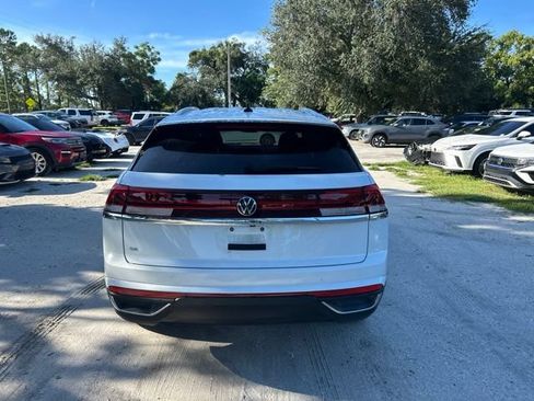 Used 2024 Volkswagen Atlas Cross Sport SE FWD image 17