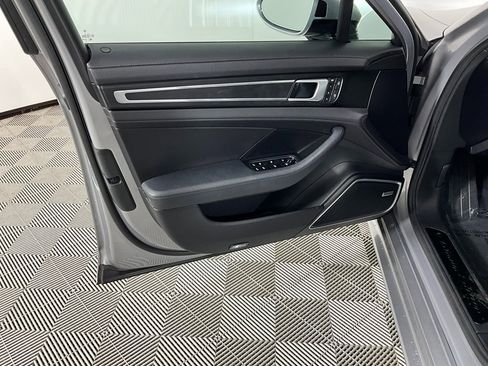 Used 2022 Porsche Panamera Platinum Edition image 19