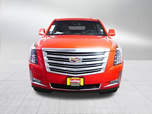 Used 2018 Cadillac Escalade ESV Platinum AWD/4WD image 2