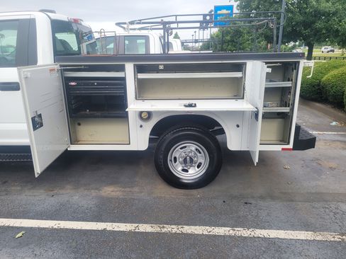 Used 2022 Ford F250 XL w/ Power Equipment Group AWD/4WD image 11