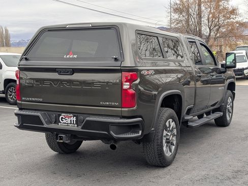 Used 2022 Chevrolet Silverado 2500 Custom w/ Custom Value Package image 3