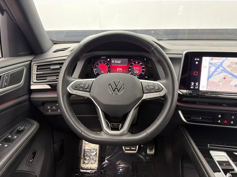 Used 2024 Volkswagen Atlas Cross Sport SEL R-Line AWD/4WD image 8