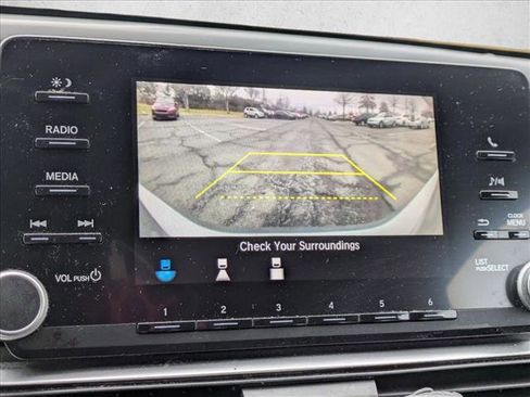Used 2019 Honda Accord LX image 14
