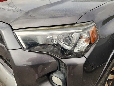 Used 2018 Toyota 4Runner TRD Off-Road image 6