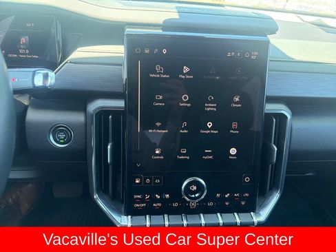 Used 2025 GMC Acadia AT4 w/ Luxury Package AWD/4WD image 19
