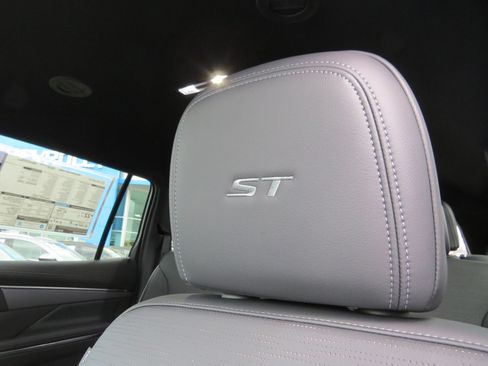 New 2026 Buick Enclave Sport Touring w/ LPO, Floor Liner Package image 18