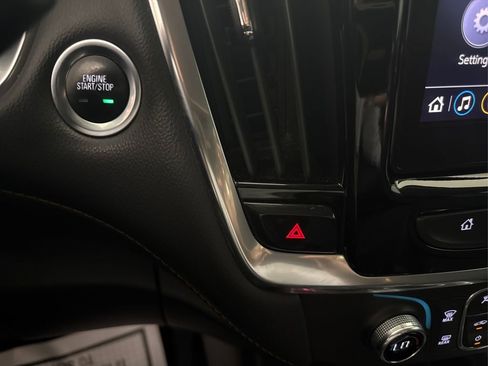 Used 2020 Chevrolet Traverse LT FWD image 37