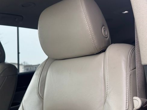 Used 2018 Buick Enclave Essence image 15