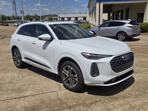 Used 2025 Audi Q5 Premium Plus w/ Premium Plus image 11