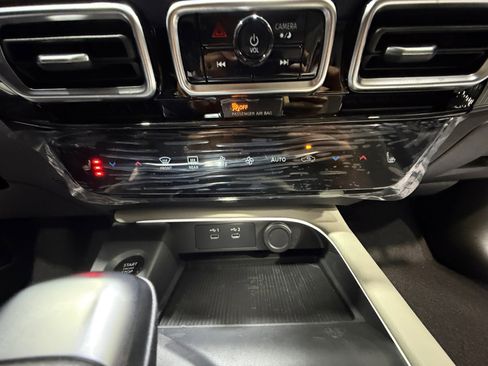 New 2026 Nissan Sentra SL w/ Floor Mat Package image 12