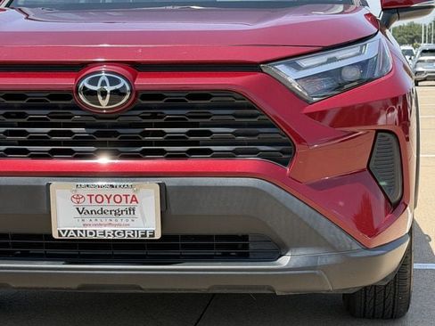 Used 2022 Toyota RAV4 XLE FWD image 9