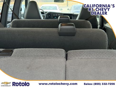 Used 2025 Chevrolet Express 3500 LT w/ LT Preferred Equipment Group RWD image 15
