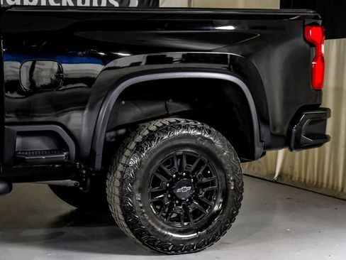 Used 2024 Chevrolet Silverado 2500 ZR2 AWD/4WD image 13