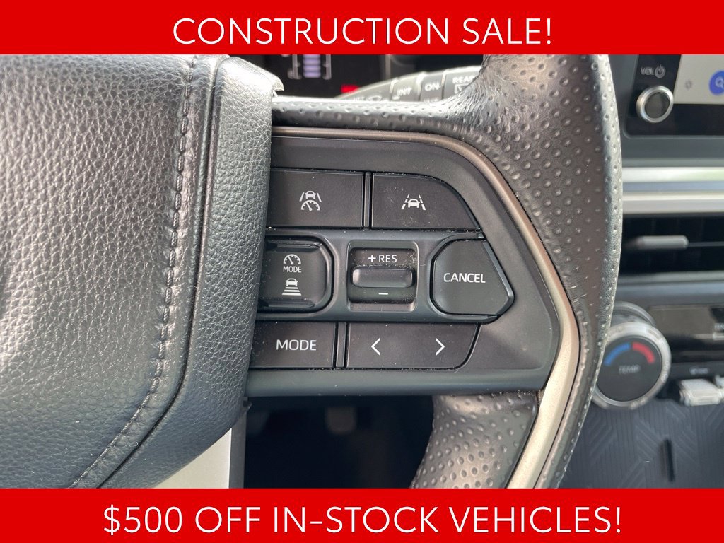 Used 2025 Toyota 4Runner SR5 AWD/4WD image 26