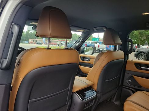 Used 2026 Nissan Armada SL w/ Captain's Chari Seat Package RWD image 11