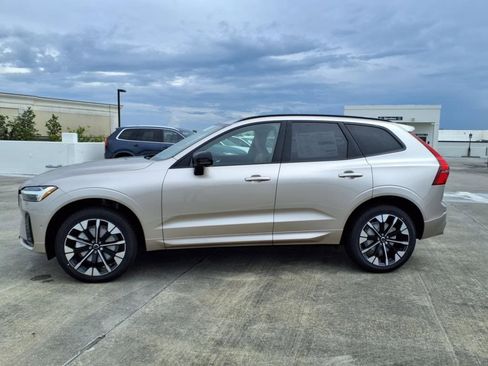 New 2026 Volvo XC60 B5 Plus w/ Protection Package Premier image 4