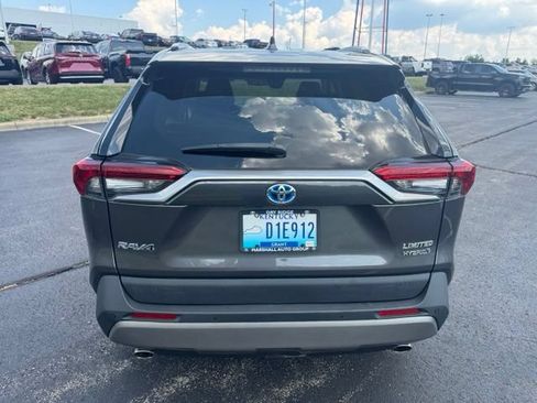 Used 2022 Toyota RAV4 Limited AWD/4WD image 4